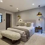 The Westbourne Park Place - Elegant 3Bdr Flat
